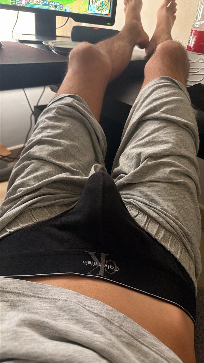 alejandroo24_'s tweet photo. Some gayming #gay #teen https://t.co/VZ52atStAh