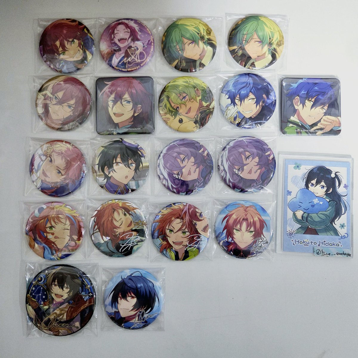 Yume__exchange's tweet photo. 【交換/譲渡】あんスタ 缶バッジ
譲)   画像1～3

求)   画像4 ＞ 同異種 英智/桃李/弓弦/千秋/北斗/巽/藍良/敬人/創/薫/ジュイス/舞珠・定価(中国:500)(＋送料)

※1枚目は4枚目との交換のみです。
    2・3枚目のみ譲渡可能です。 https://t.co/c3Lv2kPYCW