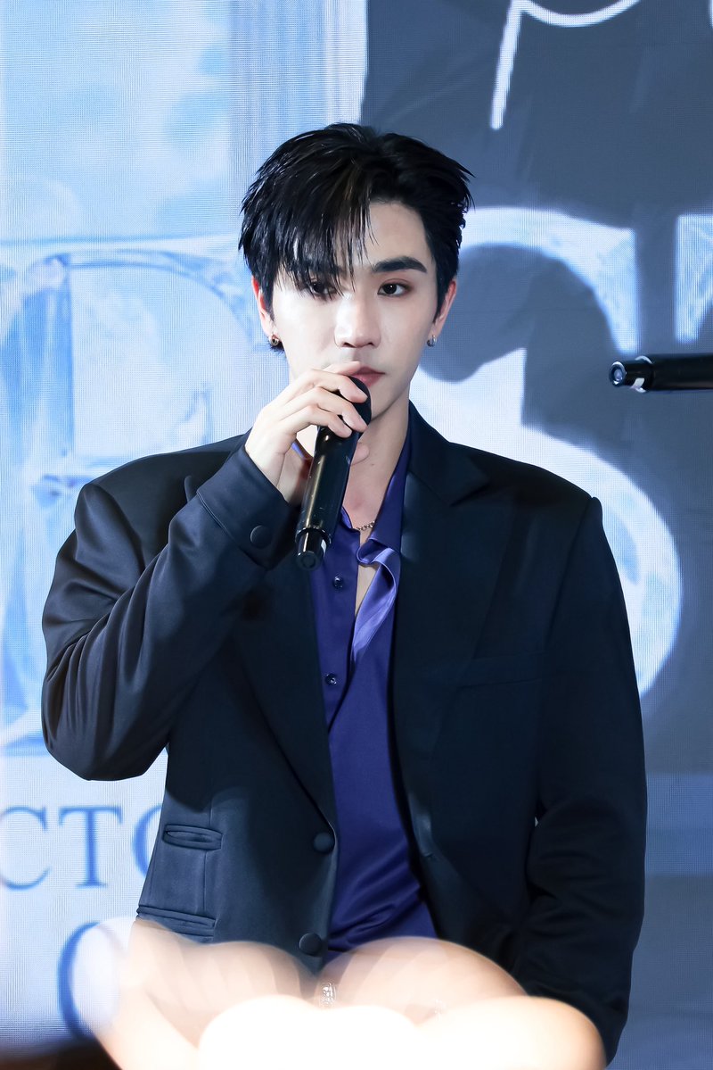 berliozany's tweet photo. (🐯) — เติมยิ้มเพิ้ดเพิ้ด 🥺🤏🏻💙

PERTHSANTA BEAUTY BLOOM

#destinyclinicxPerthSanta 
#PerthTanapon #KDPPE https://t.co/UGRysMabYJ