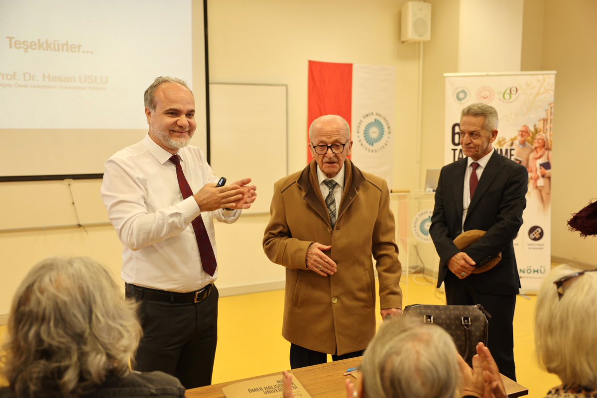 DrHasanUslu's tweet photo. 🎓 60+ Tazelenme Üniversitesi’nde ilk dersimizi gerçekleştirdik!

Heyecanlı büyüklerimiz, iki yıl boyunca kampüsümüzde eğitim alacak. Yeni deneyimler, yeni dostluklar ve dopdolu bir üniversite yolculuğu onları bekliyor. 🌿📚

#TazelenmeÜniversitesi
#NÖHÜ https://t.co/PKPx7ntIpf
