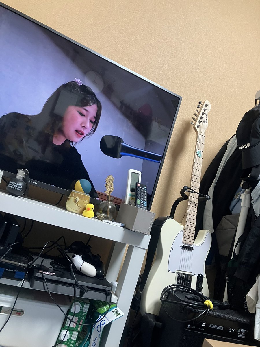 ryoniryoni0419's tweet photo. もちろんLive視聴！✌️📻

ん？テスト期間…
関係ねえな😎 https://t.co/v4HPiPAWJD
