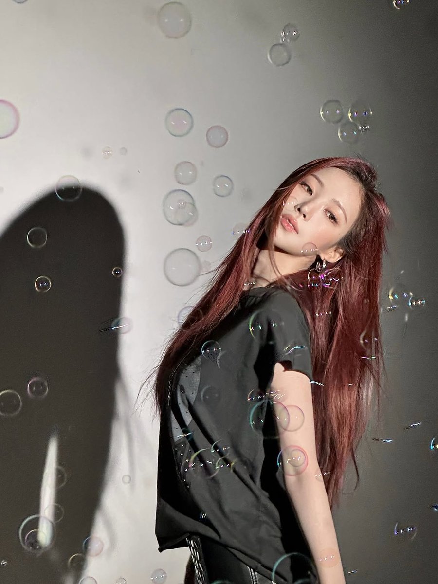 narinyangi's tweet photo. As delicate as a bubble, https://t.co/dOvcW4Ezff
