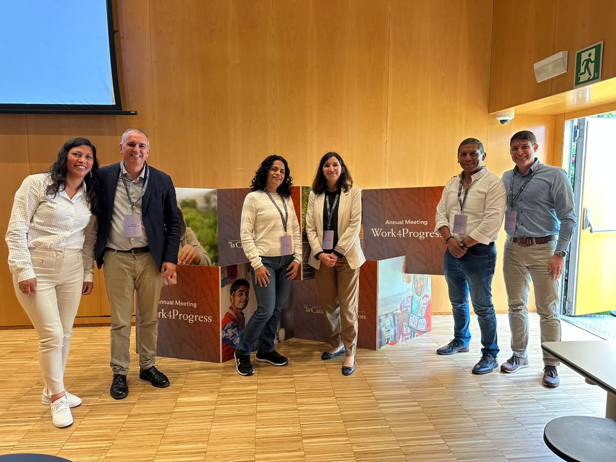 CODESPA's tweet photo. Un año más, el equipo de CODESPA está en Barcelona, en el encuentro anual de #Work4Progress de @FundlaCaixa Compartimos lo que aprendemos con emprendedores de Perú y Colombia, y escuchamos al resto de la red en India, Mozambique y Ghana 🌍 https://t.co/F9dH0PSl9W