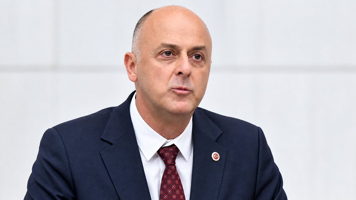 HanlSelahattin's tweet photo. Yeni Parti milletvekili Ümit Özlale, attığı iftiralara cevap gelince bir anda sessizliğe gömüldü...

Mahinur Özdemir, ispatı durumunda istifa edeceğini söyledi...

Seni bekliyoruz Lale...

Ya ispat ya istifa...

@UmitOzlale https://t.co/1hT5wCcmKH