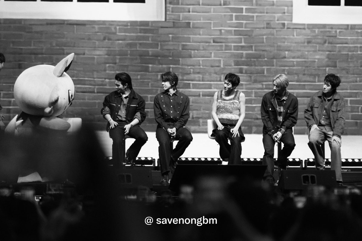 savenongbm's tweet photo. To #โอ๋หมาป่าจิ๋วทั้งห้า แกเป็นความสุขเราอ่ะ เราเลยรักพวกแกมากๆ  ต่อให้สักวันพวกแกจะเดินเส้นทางไหน เราก็ยังดีใจที่ได้รักพวกแก ขอให้แก กินให้อิ่ม นอนให้พอ ไม่ปวดเข่า ไม่ปวดหลัง เป็นตัวเองให้เต็มที่ รู้ไว้ว่ามี��ราคนหนึ่งที่จะรักพวกแกทุกเวอชั่น จะอยู่คอยขำพวกแกแกล้งกันตลอดไปเลย ♥️🫳🏻 https://t.co/CyEPJQQAGF