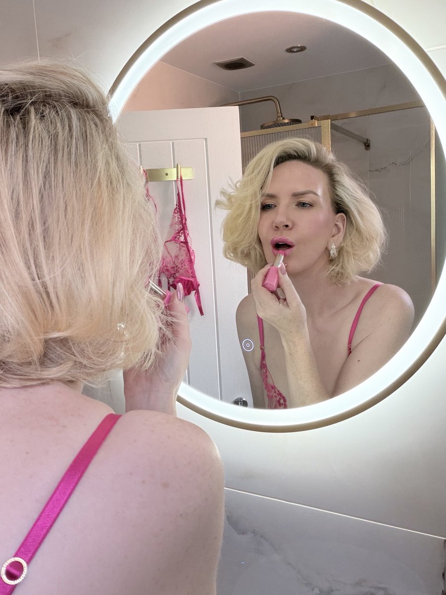 rosetintedruin's tweet photo. Imagine waiting for My reply, your phone in your hand, wondering whether today is the day I'll say yes, and knowing I'm enjoying every second of your wondering. https://t.co/ISi5zTXfCj