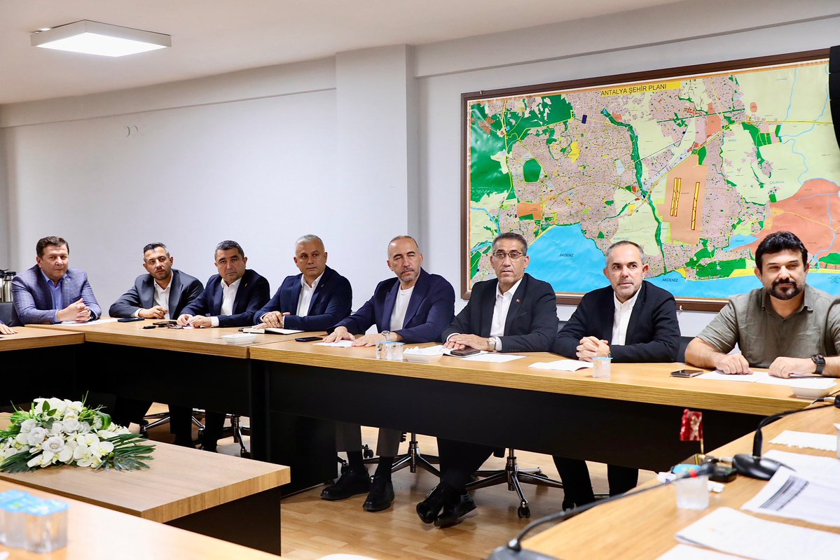 avyunusgunal's tweet photo. İl Başkanımız Ali Çetin’in riyasetinde ilçe başkanları toplantımızı gerçekleştirdik. Teşkilat çalışmalarımızı değerlendirdik ve ilçelerimizde yapılacakları müzakere ettik. https://t.co/twQ1GEO7Ao