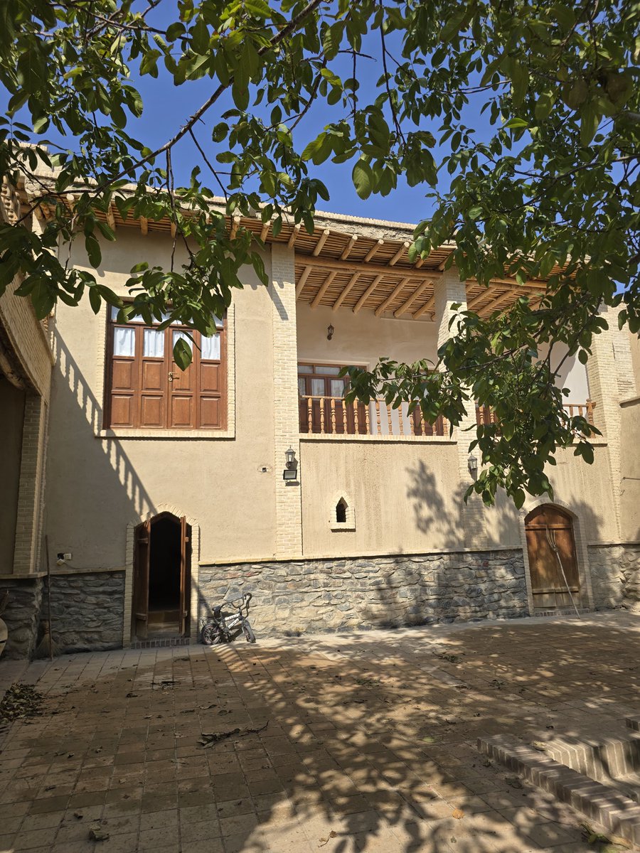 AFRA44444's tweet photo. زادگاه امیرکبیر 
روستای هزاوه
اراک https://t.co/79j4l1kgWm