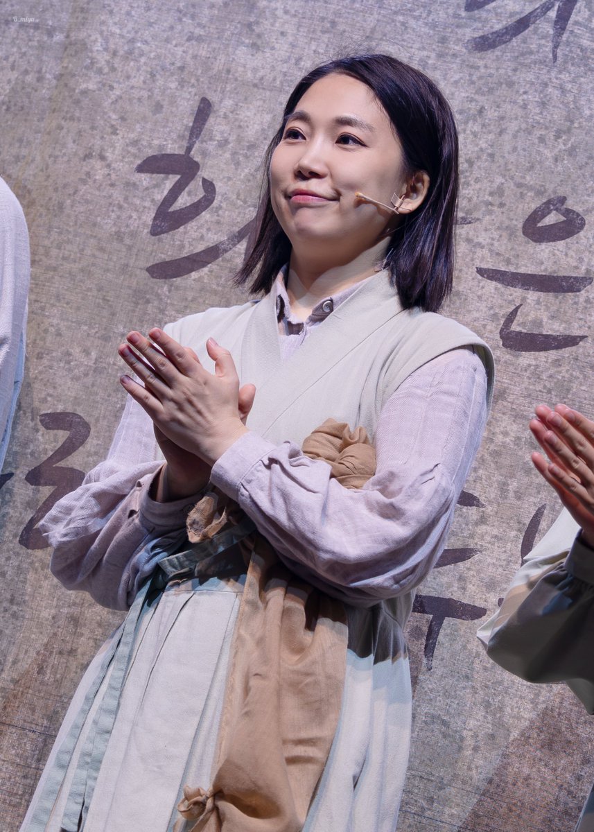 B_miya__'s tweet photo. 261008 섬: 1933~2019 커튼콜

목소리들 | #김지혜 #신진경 #안리나 https://t.co/yyD7ctXOpF