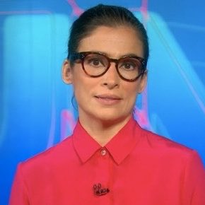 choquei's tweet photo. 🚨FAMOSOS: Renata Vasconcellos se torna a jornalista mais bem paga da emissora com novo salário mais de R$ 1 milhão. https://t.co/jRtqdhfhNH