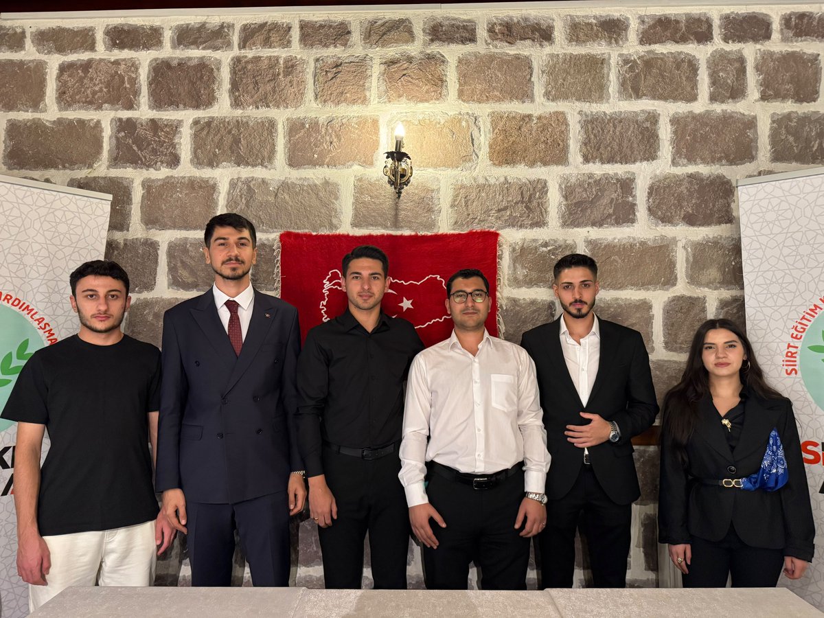 akcankayagenc's tweet photo. Çankaya Gençlik Kolları olarak, Batman ve Siirtliler Derneği’ni Sivil Toplum Birimimiz kapsamında ziyaret ettik.

Nazik ev sahiplikleri ve samimi sohbetleri için dernek başkanımıza ve kıymetli hemşehrilerimize teşekkür ediyoruz.

Sivil toplum kuruluşlarımızla gönül gönüle, istişare ve dayanışma içerisinde çalışmalarımızı sürdürmeye devam edeceğiz.

Birlikte daha güçlü, birlikte daha güzel bir Çankaya için çalışıyoruz. 🇹🇷
