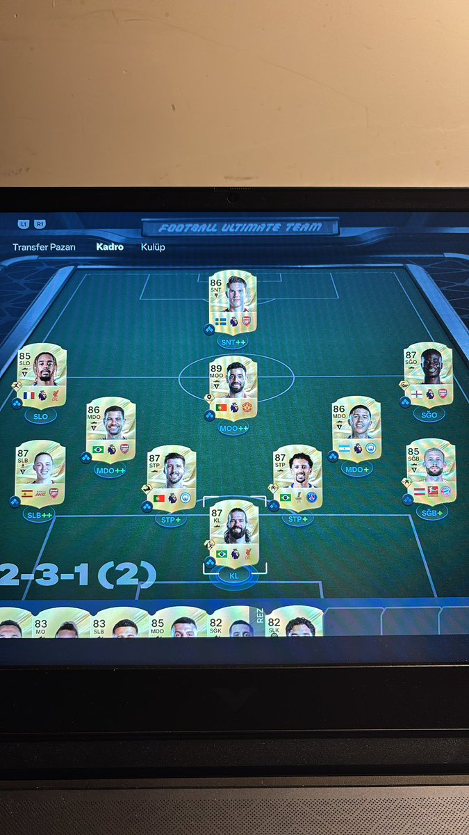 MuhammetTahaYl5's tweet photo. @enesyftbl ruben dias çöp gyökeres te kötü https://t.co/R6kgTiPanm