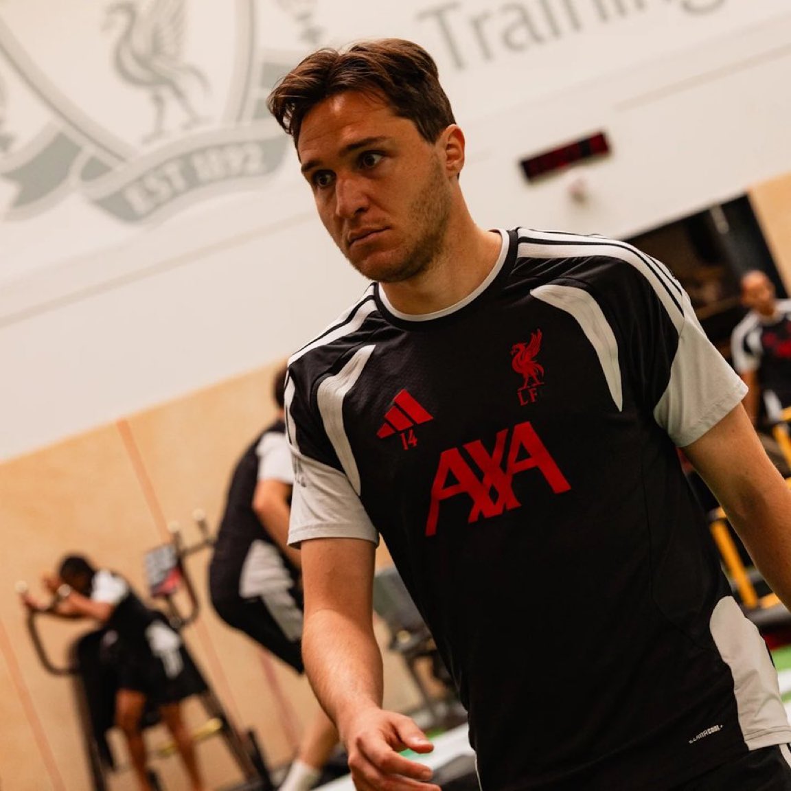 LFCPulseFan's tweet photo. 🚨 URGENT 🚨   Federico Chiesa's Return to the Team

#FedericoChiesa #Chiesa #Liverpool #LFC #LiverpoolFC #YNWA #Anfield #LiverpoolNews #LFCNews #LiverpoolFans #Reds #TheReds #LiverpoolUpdate #LiverpoolLatest #ChiesaReturn #ChiesaIsBack #ChiesaReturns #ReturnToTeam https://t.co/tdDkPq19bc