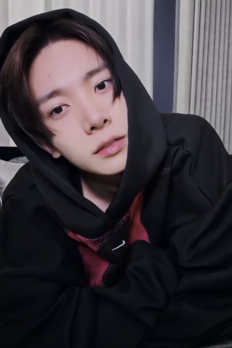 heeaceous's tweet photo. 🖤 https://t.co/4hNtWeLUSn