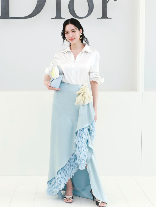 AboutMusicYT's tweet photo. Lingling Kwong was the most mentioned celebrity during the recent Paris Fashion Week, generating over 24.31% in share of voice, according to onclusive. https://t.co/5WgVzuLeCe