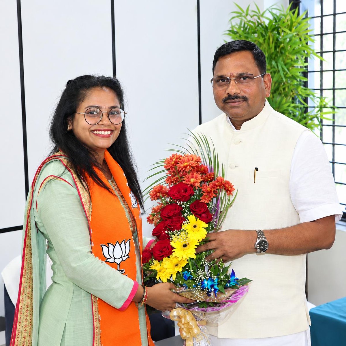 prabhunvasava's tweet photo. સુધાબેન ગામીત ( ડિરેક્ટર શ્રી માંડવી નગર પાલિકા) ને જન્મદિવસ ની હાર્દિક શુભકામના
#today #bjp #mpbardoli https://t.co/v3fTgcHoY8