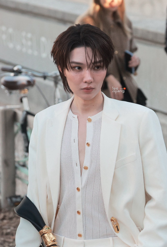 AboutMusicYT's tweet photo. Namping Napatsakorn was the most mentioned male celebrity during the recent Paris Fashion Week, generating over 6.03% share of voice, via onclusive. https://t.co/pdFI4YH8BL
