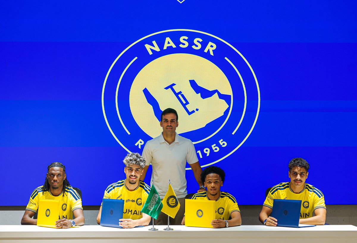 Alnassr_SG's tweet photo. شركة نادي #النصر تُنهي إجراءات تجديد عقود 4 من مواهب #النصر ✍️
عبدالرحمن العنزي
يوسف الطحان
عبدالرحمن سفياني
فواز المشهور

أمنياتنا لهم بالتوفيق مع ناديهم #العالمي 💛 https://t.co/9qmvl8XF2r