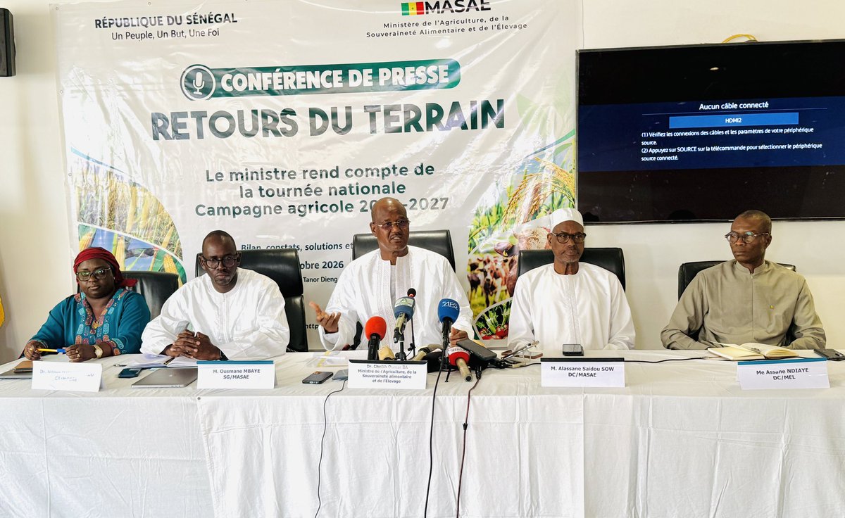 MASAE_sn's tweet photo. À l’issue de la tournée nationale de suivi de la campagne agricole 2026, le Ministre de l’Agriculture, de la Souveraineté alimentaire et de l’Élevage, Dr Cheikhou Oumar Bâ, a rencontré la presse pour partager les principaux enseignements tirés du terrain. https://t.co/xcFseOL1s5