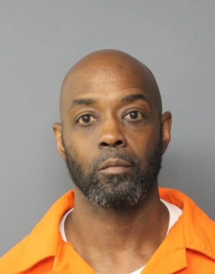 libsoftiktok's tweet photo. WTF. Anthony Favors, who was already serving a 60-year sentence in Virginia for R*PE, was recently sentenced to an additional 24 years for ANOTHER r*ape he committed.

After only a few months, he is now up for PAROLE.

Democrat Gov. Abigail Spanberger's parole board has reportedly approved parole for nearly 1/4 of criminals who request it.

Many of them are convicted r*pists and m*rderers.

This is what happens when Democrats get power.

They want to unleash criminals in your communities.