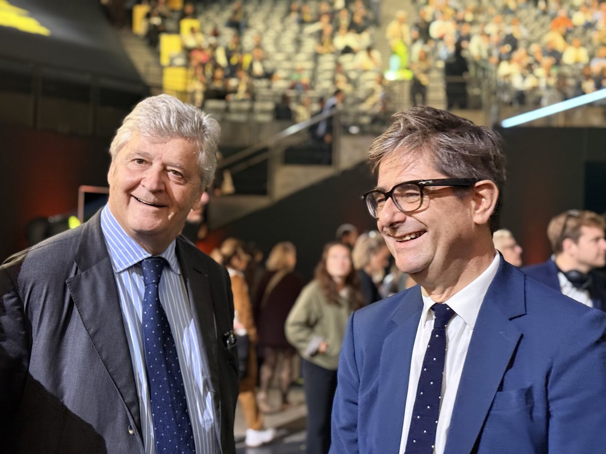 N_Forissier's tweet photo. Plus de 90 000 personnes réunies à l’@Accor_Arena pour #BIG2026 de @Bpifrance.

Aux côtés de @NicolasDufourcq, pour échanger avec celles et ceux qui font vivre notre économie et portent nos entreprises à l’international. 🇫🇷 https://t.co/ApssnGL2Le