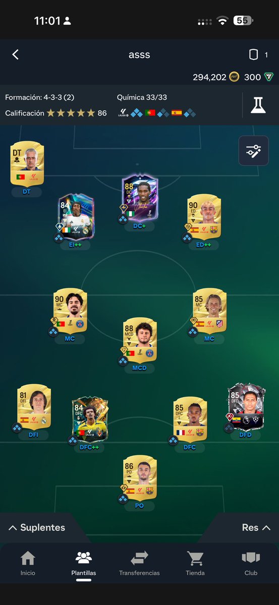 AriEmiliano's tweet photo. @_Ivan_alcaraz04 @JuniorSintress de maravilla hermano, ahora haré el casino de héroe a ver si me toca un central o un centro jajaja, mi plan es comprar después a álvaro carreras TOTW https://t.co/1AScOhWYBO