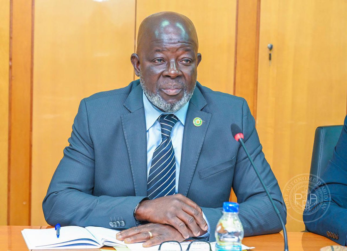 PortAbidjan's tweet photo. 𝐄𝐗𝐏𝐎𝐑𝐓𝐀𝐓𝐈𝐎𝐍 𝐃𝐄𝐒 𝐏𝐑𝐎𝐃𝐔𝐈𝐓𝐒 𝐏𝐄́𝐑𝐈𝐒𝐒𝐀𝐁𝐋𝐄𝐒 : 𝑳𝑬 𝑷𝑨𝑨 𝑬𝑻 𝑳’𝑶𝑪𝑨𝑩 𝑬́𝑪𝑯𝑨𝑵𝑮𝑬𝑵𝑻 𝑺𝑼𝑹 𝑳𝑨 𝑭𝑳𝑼𝑰𝑫𝑰𝑻𝑬́ 𝑫𝑼 𝑻𝑹𝑨𝑭𝑰𝑪 https://t.co/f5imNUTnkL