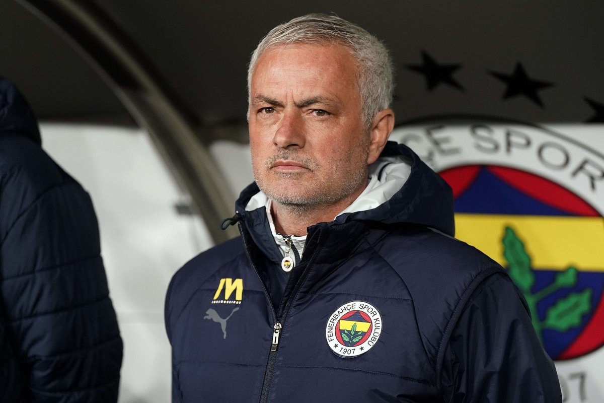 fenerfocusjorg's tweet photo. Jose Mourinho: "Fenerbahçe’nin kendine has, bambaşka bir yapısı ve ruhu var. Orada çalıştığım süre boyunca kendimi yabancı gibi değil, hep oraya ait hissettim." https://t.co/V2WR15kr51