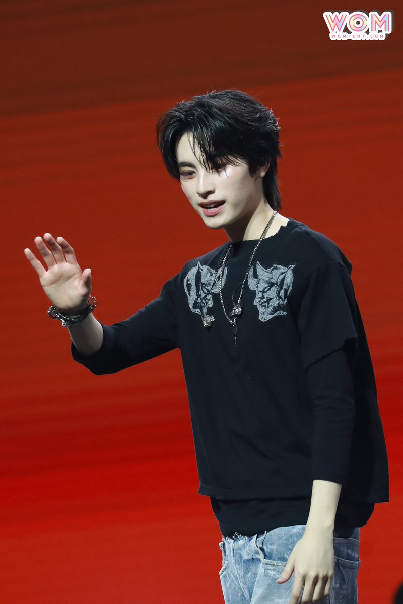 WOMENTERTAIN tweet picture