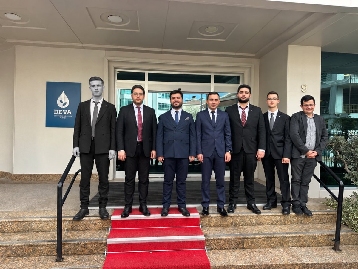 bu_xb16653's tweet photo. @devapartisi büyük bir camiadır ilk önce ben ayrıldım gittim başka bir partiye katıldım istifa ettim gittiğime bin pişman oldum geri döndüm @alibabacan ve ekibinin gerçek dürüstlükleri diğer partilere bin çeker ayrıla bilirsiniz böyle birbirinizi üzmeden kırmadan  @Seyit_Karaca https://t.co/N4scoYzTVq