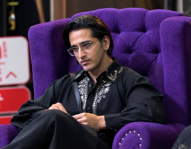 comeoncheeks_'s tweet photo. I don’t know who’s coming in as a wildcard or who isn’t. 

All I know is, my loyalty is staying with Qazi Touqeer till the very end. ❤️

#QaziTouqeer #BiggBoss20 #BB20 https://t.co/Gl5WKnvoJR