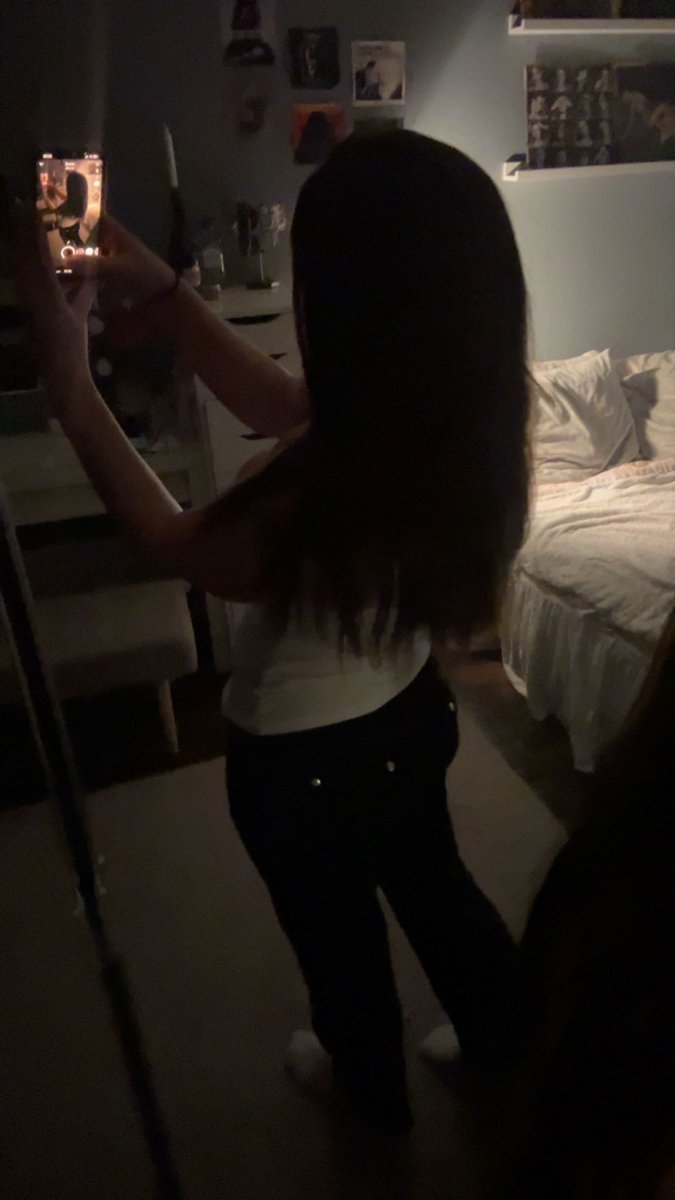 LisaLyxswe's tweet photo. Hoppade precis av skolan… gjorde jag rätt val? ☺️🤪 https://t.co/tCGKATAmaV