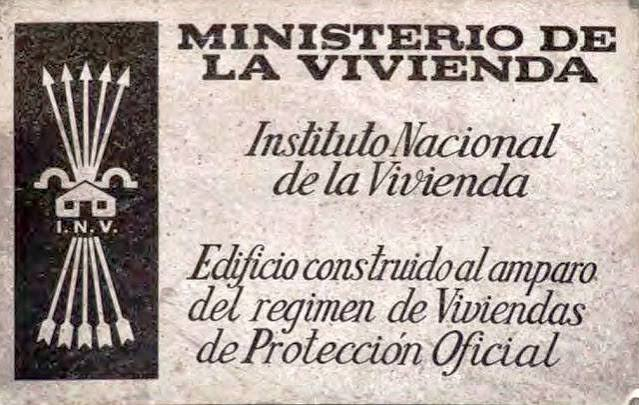 EmefeseSanchez's tweet photo. @pedro_casares @PSOE @PSOECantabria Venga, Cocorotta, comienza la construcción.
Yo aporto las placas. https://t.co/YyjdXl1HVb