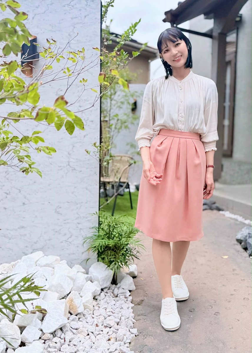 asamininc's tweet photo. 「Healing Garden」ほっとできる庭は、また来たくなる理由になります。T-studioさん@Tstudio01 の庭づくりで、家族が集まる新しい場所、店舗や施設の空きスペースを集客の場に🌲💐

📍マイドーム大阪 2階
#大阪勧業展2026

📸ママモデル
#藤崎愛子 @fujisakiaiko14 

👶産前産後に知っておきたい100の話
@aorico19250