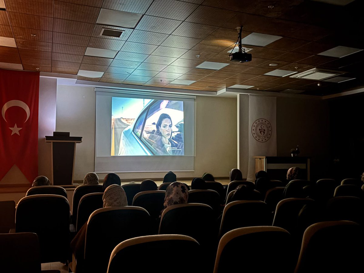 SakaryaKYGM's tweet photo. 📍Akyazı Yurdu 

🎬 Sumud Film Gösterimi

Akyazı Yurt Müdürlüğümüzde öğrencilerimizle birlikte, Gazze’de yaşanan insanlık dramını ve Filistin halkının mücadelesini konu alan “Sumud” filmi izlendi.

🇵🇸 Mazlumların sesi, insanlığın vicdanı olmaya devam ediyoruz. https://t.co/D2ACbQbu4I