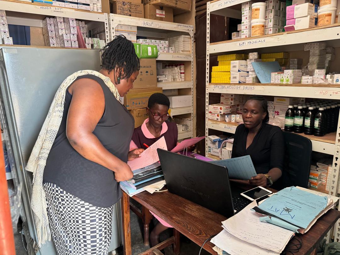 hepsuganda's tweet photo. When communities track progress, healthcare improves for everyone.
Through the Engagement of Recipients of Care project, implemented alongside @ICWEastAfrica, we are tracking the implementation of commitments using digital FATM dashboards
#PCBspecial
@UNAIDS, @UNAIDS_esa
@MBKeno https://t.co/J96thVEMrZ