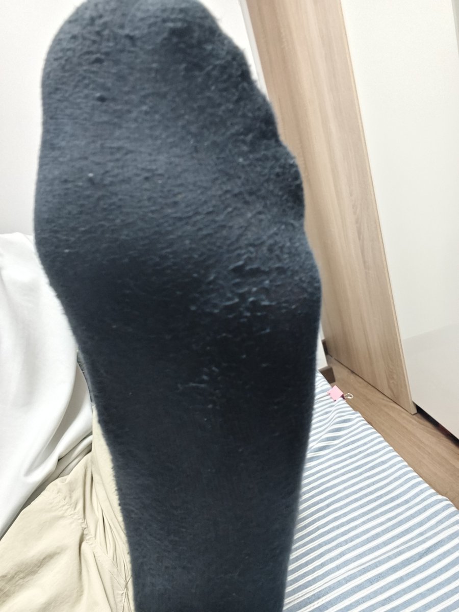 RickStokes86464's tweet photo. 我发现薄袜子汗湿之后味道特别骚
#黑袜 #棉袜 #黑皮 #臭袜 #原味 #臭脚 #出汗 #闻袜 #恋味癖 #恋袜 #运动袜 #薄袜 https://t.co/JSdx7GPubJ