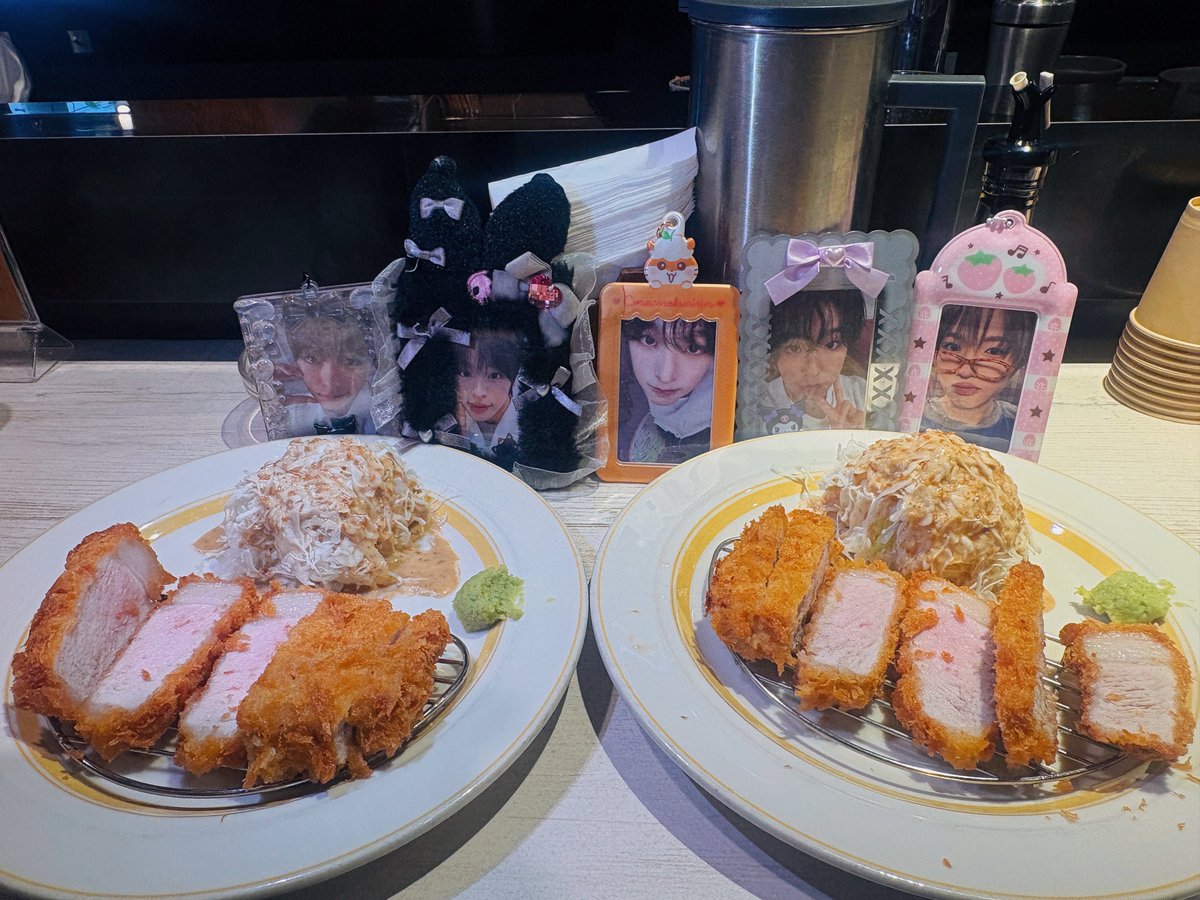 kuri__luvdu's tweet photo. 드디어 내 벱삐랑 만났더욥 >//< 벱삐가 서울와서
마싯는 맘마도 사주고 행보칸 하루였읍니다 .. ♡⠀
또 만나 쬭ㄱ쪽 여자 채고 - ! ! https://t.co/W7jL0jPUPt