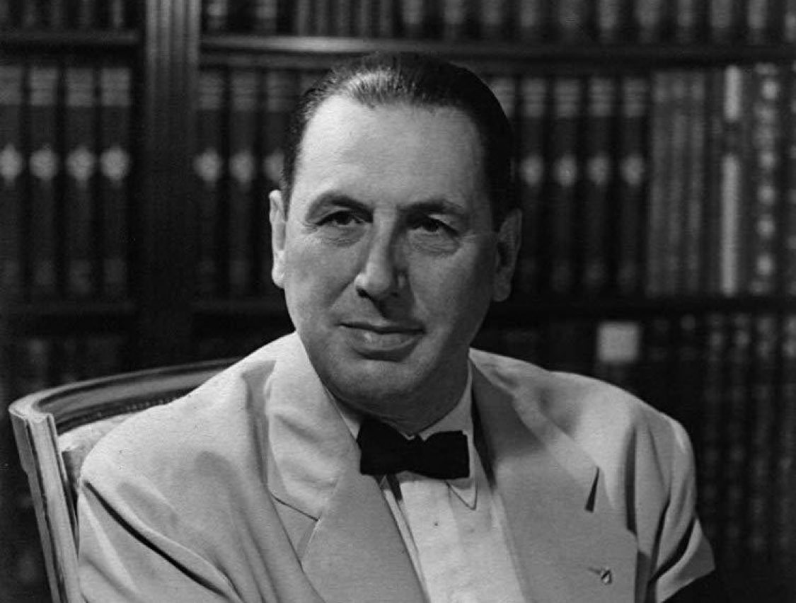 porquetendencia's tweet photo. "Juan Domingo Perón":
Porque se cumplen 131 años desde su nacimiento https://t.co/IOXvQwgqaj