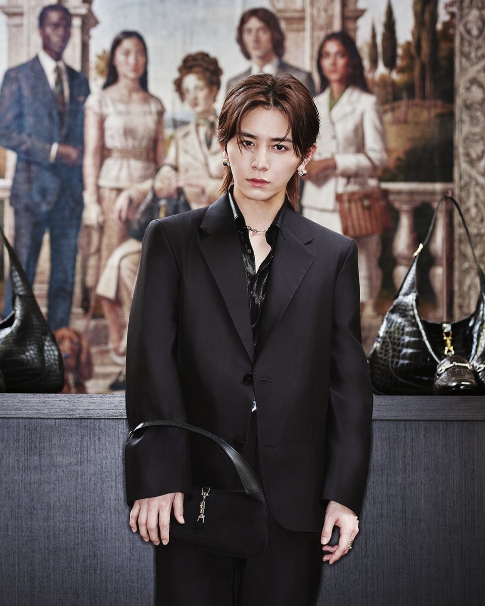 gucci_jp's tweet photo. デムナがキュレーションする「The World of Exclusive Creations」を銀座で開催。 

戸田恵梨香さんと山田涼介さんが来場し、グッチの創造性と卓越した職人技が息づくスペシャルピースを堪能しました。 https://t.co/ygWXEhW6Dg