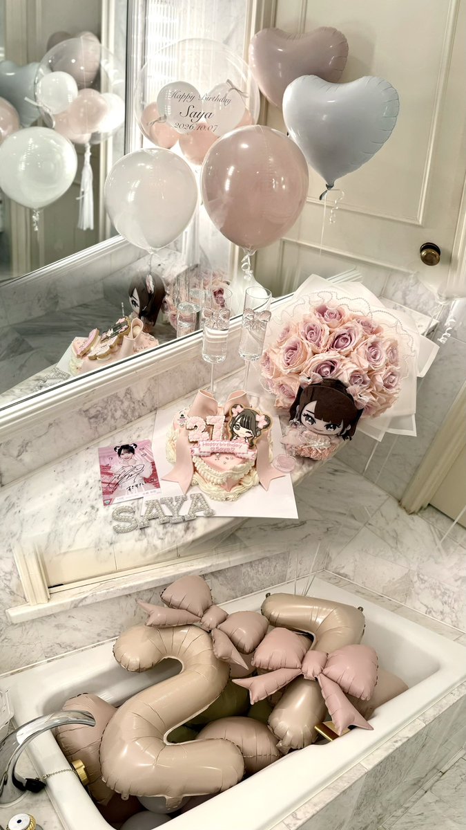 107kcal_'s tweet photo. 🪞🎀 .   ྀི ⊹ https://t.co/Y0BSk3PFMj