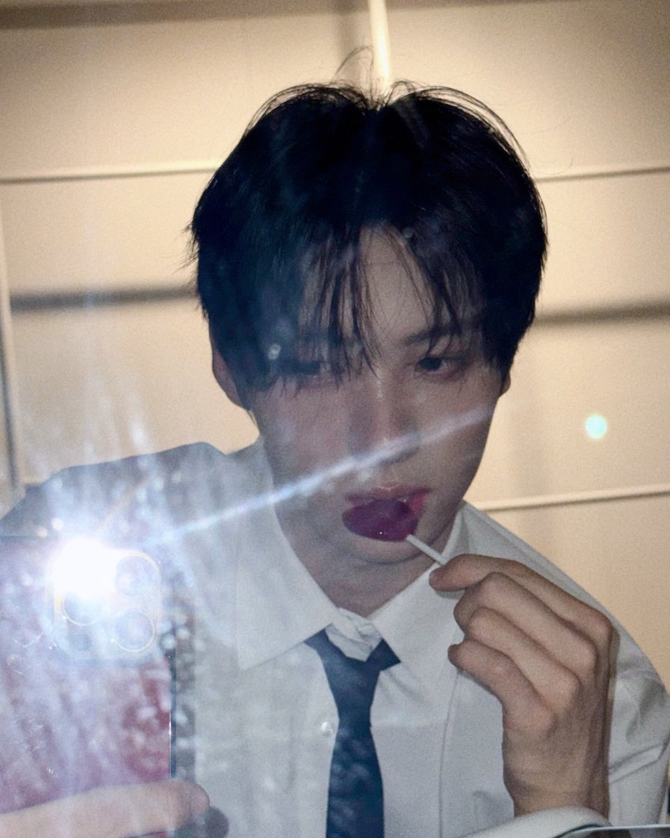 _radenmogu's tweet photo. JUJUR SAMA!! Maaf aku pikir aku sendiri yang lebih suka youngjae rambut pendek diantara banyak orang yang bilang sembunyiin gunting dari youngjae 😭🙏🏻

SERIUS SECAKEP INI!!!!🫠🫠🫠 https://t.co/Qu8W8hlM1z