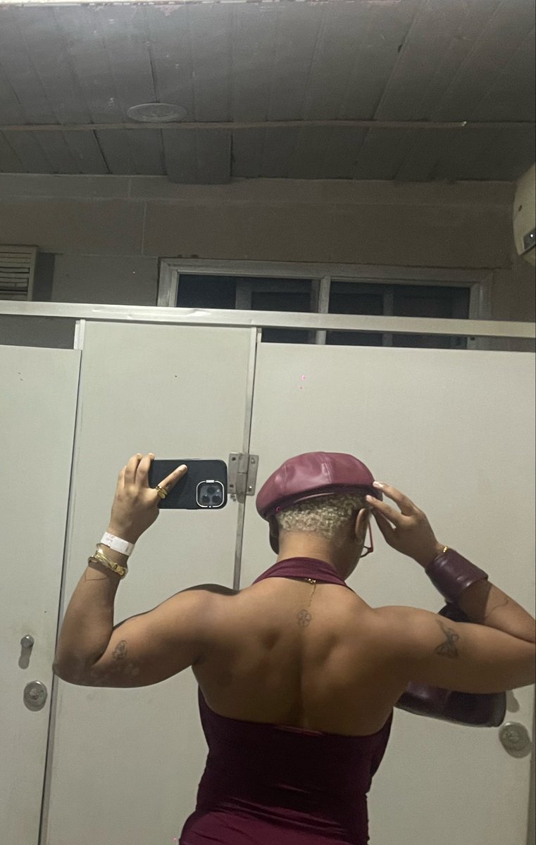 coochieyosei's tweet photo. Happy International Lesbian Day. 🧡🤍🩷
#wlw https://t.co/yUwGh77ZPR