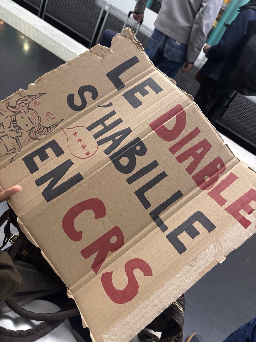 hww__0's tweet photo. Direction la Bastille https://t.co/uAmEzwMYml