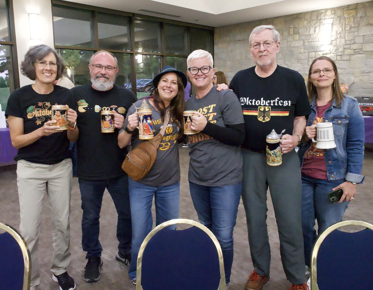 WayneTwpEdFound's tweet photo. Giants of Trivia kept us smiling all evening! Many thanks to everyone who made this year's event so much fun!😊💜 https://t.co/dQlKB5AN4q