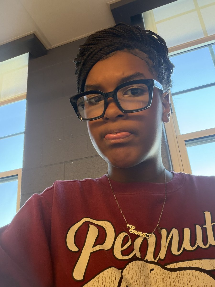 Theyluhmesomuh's tweet photo. Nfs?? 16-19 (Don’t hmu if your some grown ass man I’m not into allat🫩) #teenage‌girl #nfs #teen #friends https://t.co/vEaD0Kiqoi