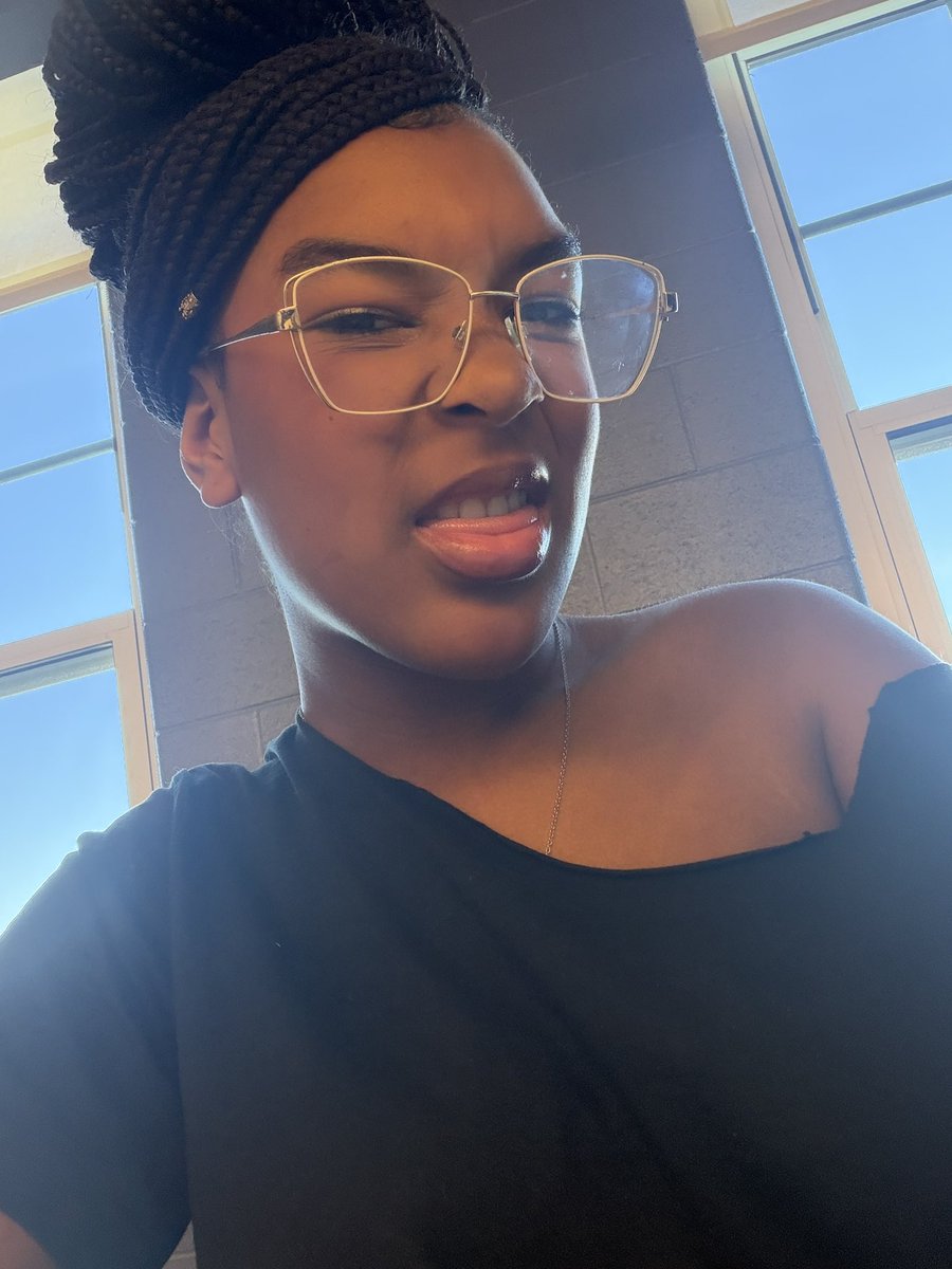 Theyluhmesomuh's tweet photo. Nfs?? 16-19 (Don’t hmu if your some grown ass man I’m not into allat🫩) #teenage‌girl #nfs #teen #friends https://t.co/vEaD0Kiqoi
