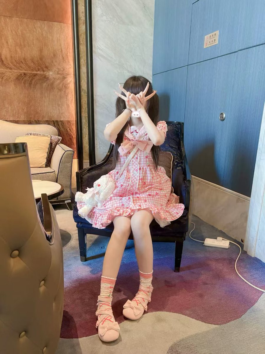 msnmcsss's tweet photo. 剪刀手
#atm奴 #舔鞋底 #女s #男m #报销 https://t.co/wa5goIIhRS
