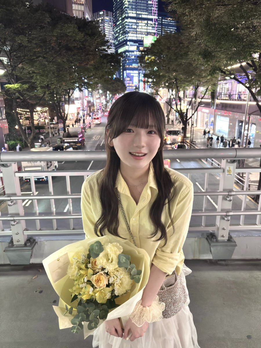 atmaid_unome's tweet photo. お友達からお花もらいました🌼🌿 https://t.co/FzKls2eCah