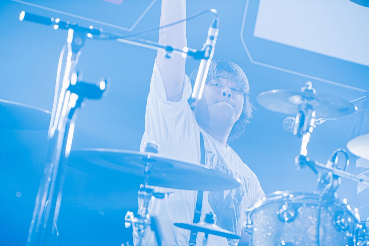 RADSEVEN7's tweet photo. 【新栄、終わらない夜レポート✍️】

決して近道なんてなかった。偶然なんてなかったし、運命だってなかった。重なり合った泥だらけの日々が咲き誇るダイアモンドホール。信じて信じられてかっ飛ばして頑張ってきたからArakezuriとRAD SEVENには物語が生まれた。その全部が自分たちで選んで掴んだもの。 https://t.co/Nli6NBtxEu